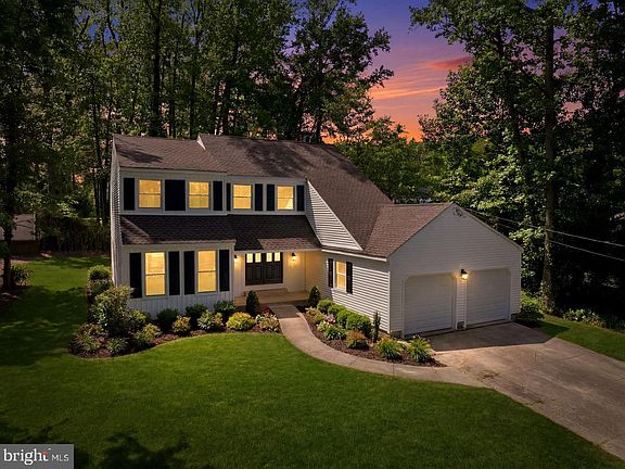 3rd image of 17 Lyman Ave