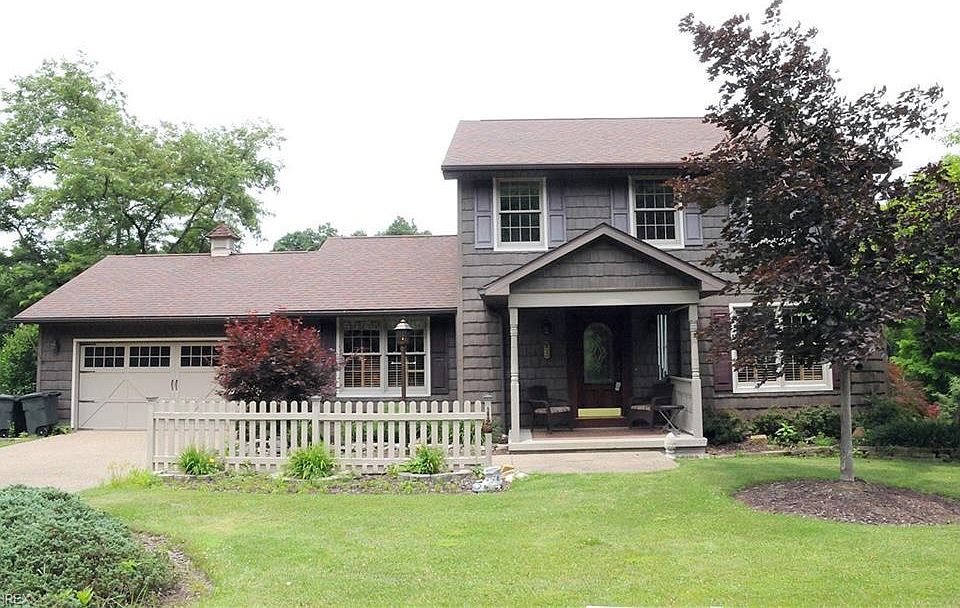 1st image of 3 Hillcrest Ln