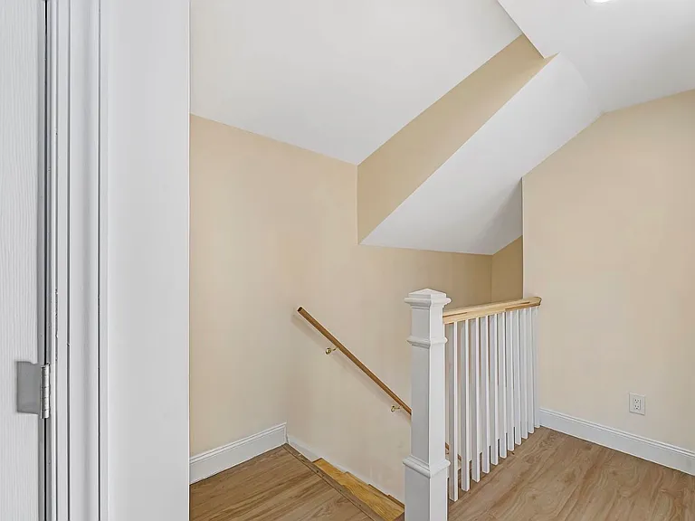 5 Grant Ave — Photo 11