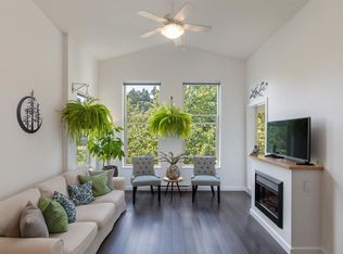 265 Ross Dr #401, New Westminster, BC V3L 0C8