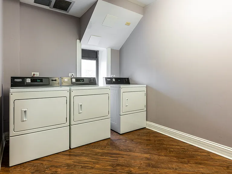 Somerset Place Apartments — Photo 41