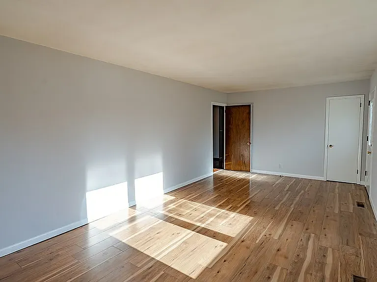 1556 Brookdale Ave — Photo 9