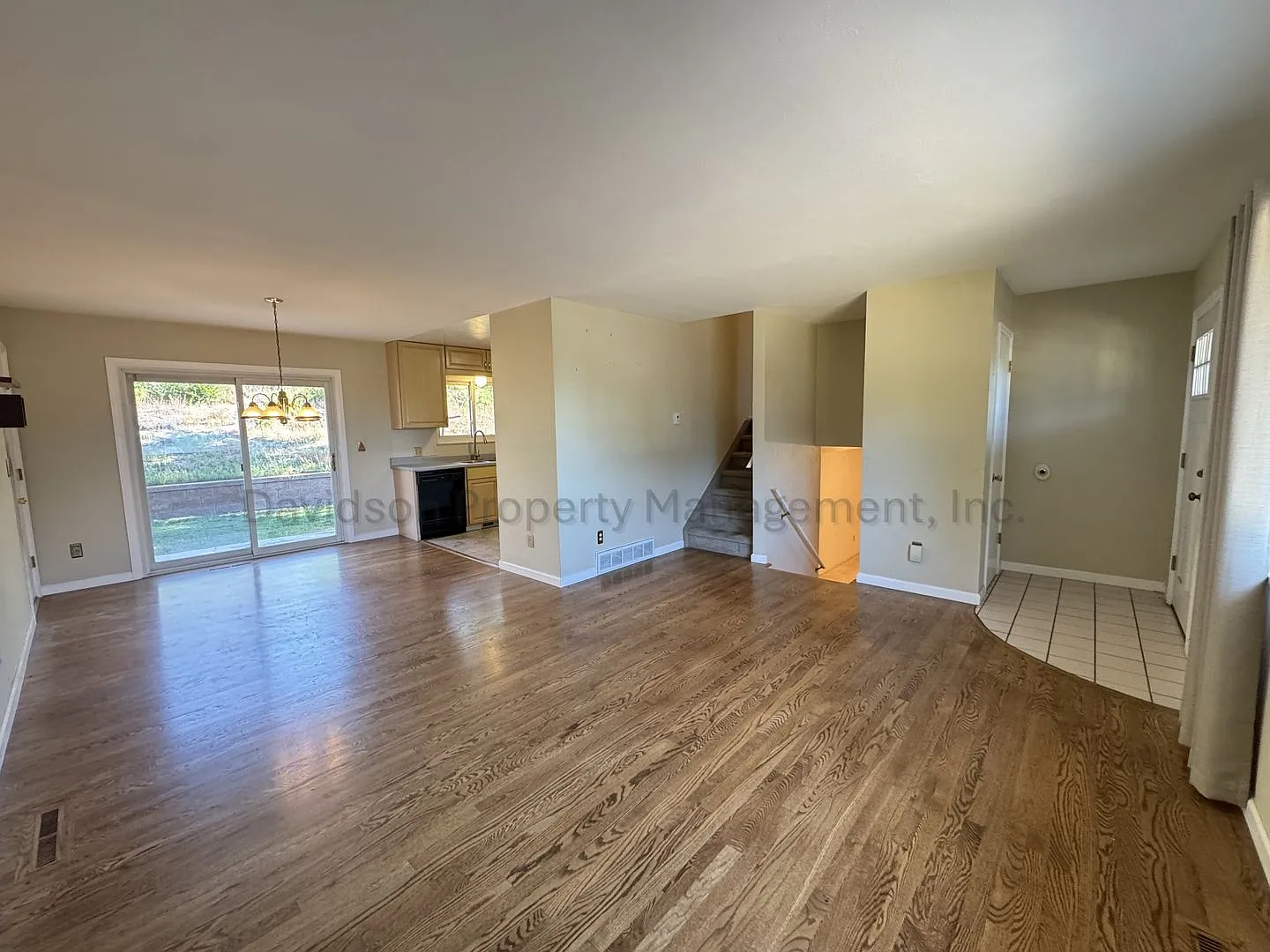 Cozy 3 Bedroom House in Southeast Colorado Springs — Photo 3