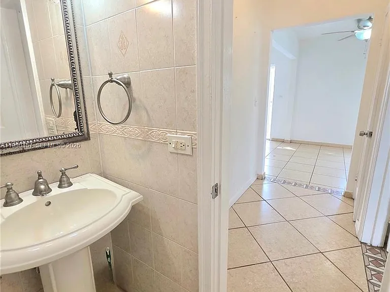 7501 Byron Ave #1A — Photo 13