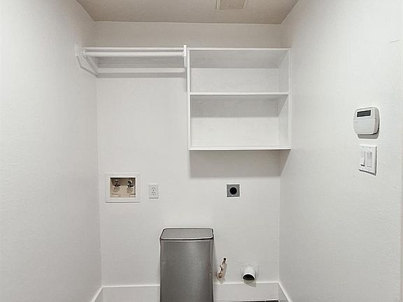 5th image of 17122 Canterbury Green Ct