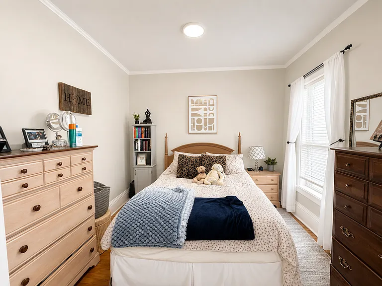 1216 Williamson St — Photo 4