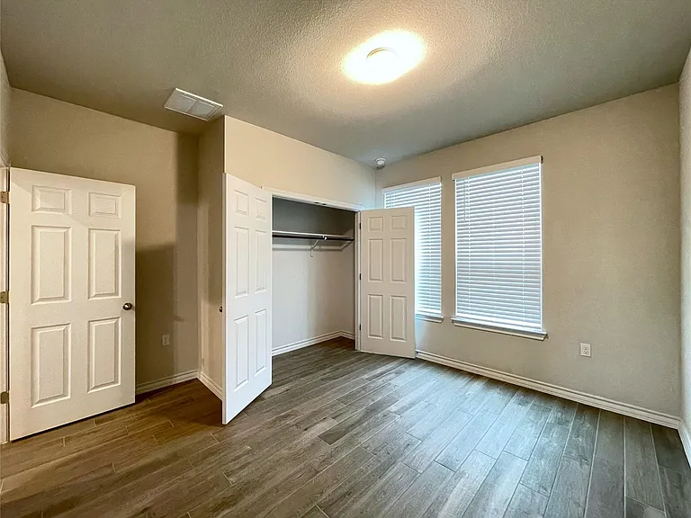 1602 Jacey Way — Photo 11