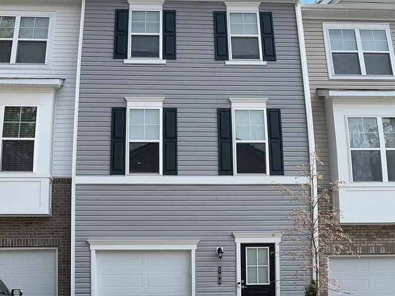 704 Barnwell Dr — Photo 4