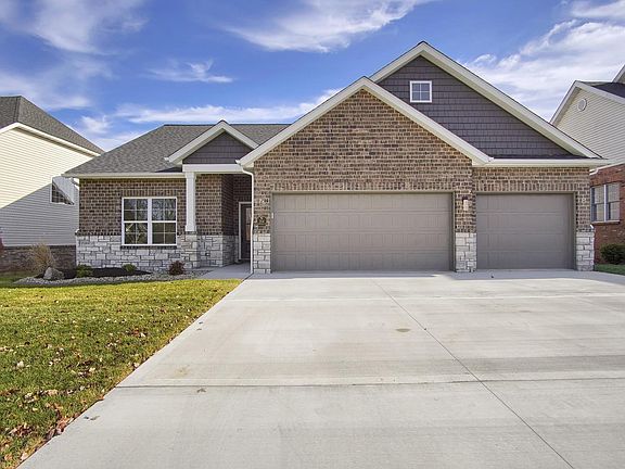 2nd image of 204 Fountain Dr