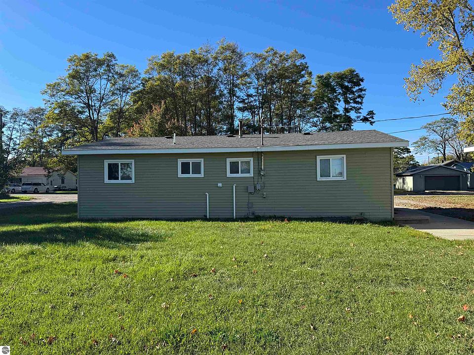 909 Farnsworth St, Oscoda, MI 48750 | MLS #1939648 | Zillow
