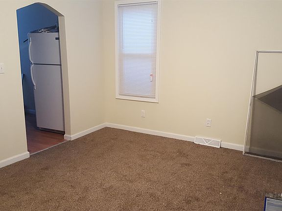3rd image of 8686 Ford Ave