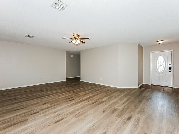 4th image of 9128 Garden Springs Dr