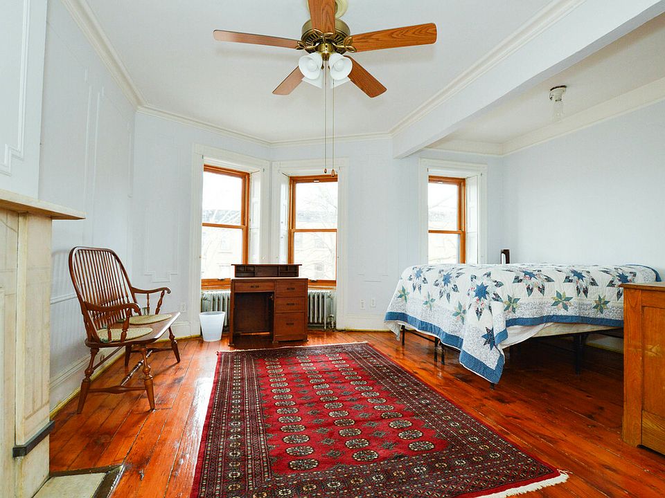 1st image of 450 6th St #3