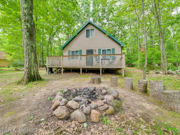 517 Monroe Blvd, Roscommon, MI 48653