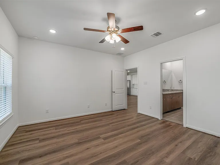 11931 Pondwood Dr — Photo 13