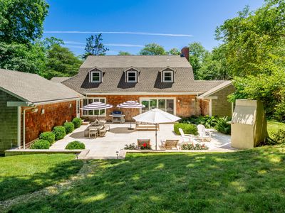 241 Edge Of Woods Rd, Southampton, NY, 11968