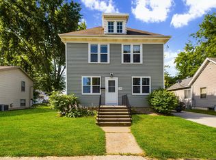 325 2nd St, Menasha, WI 54952