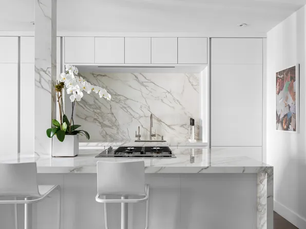 58 West 58th Street 7A image 3 of 16