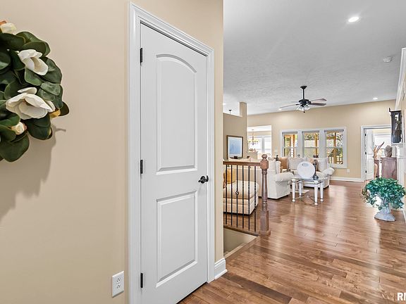5th image of 2214 Charlack Ave #B