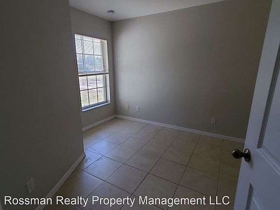 2nd image of 352 Bell Blvd S
