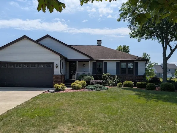 36 Pheasant Run Ln, Lancaster, NY 14086