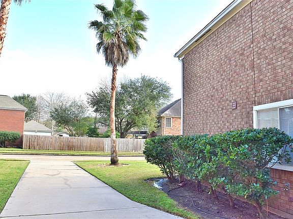 3rd image of 2906 Manion Dr