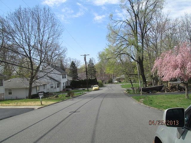 2nd image of 8 Algonquin Ave