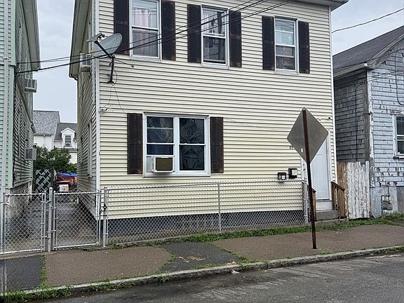2nd image of 69 Delano St