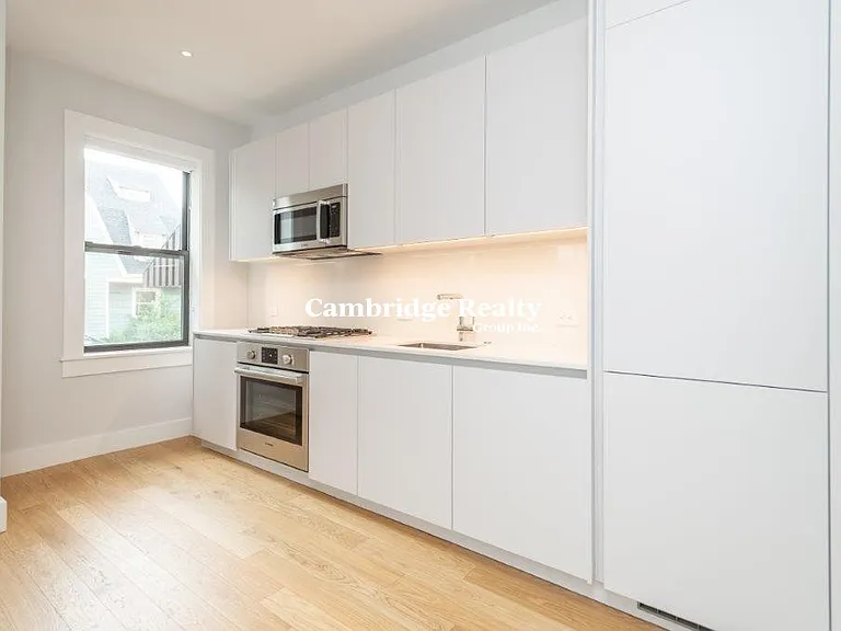 12 Elko St #2T — Photo 2