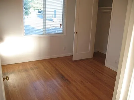 2548 Kent Dr — Photo 11
