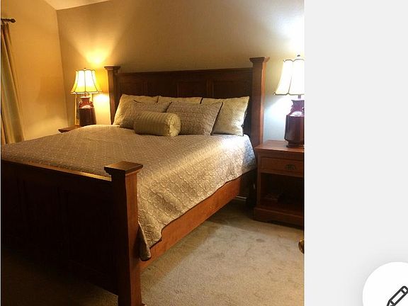 Master bedroom, king size bed