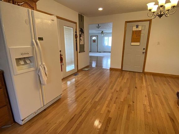 4th image of 167 Gavin St