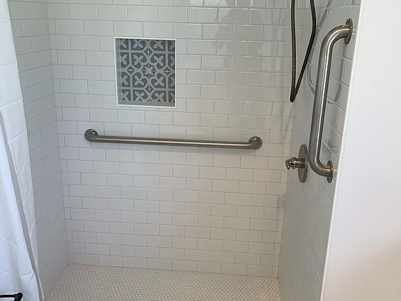 2nd image of 3621 Vista Campana S Unit 101