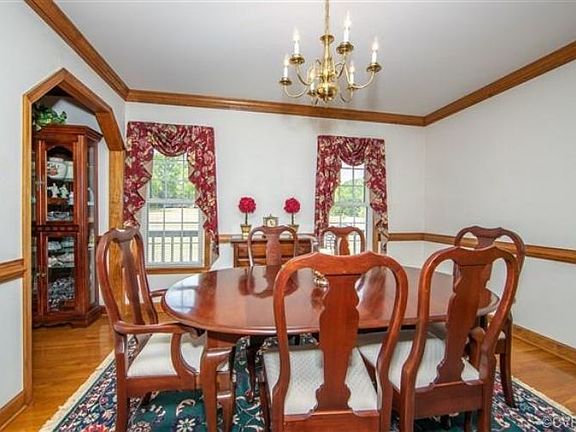 4th image of 4555 Takach Rd