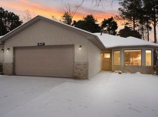 547 Woodside Ct, Shakopee, MN 55379