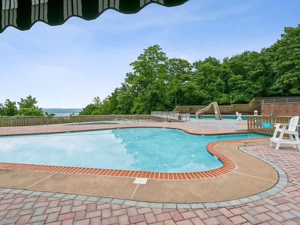 536 Sierra Vista Ln #536