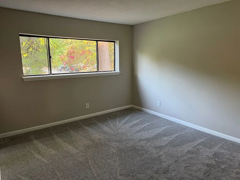 5066 Flint Ridge Pl — Photo 9