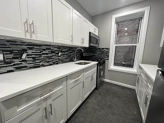 Rented by Bruma Realty LLC | media 4