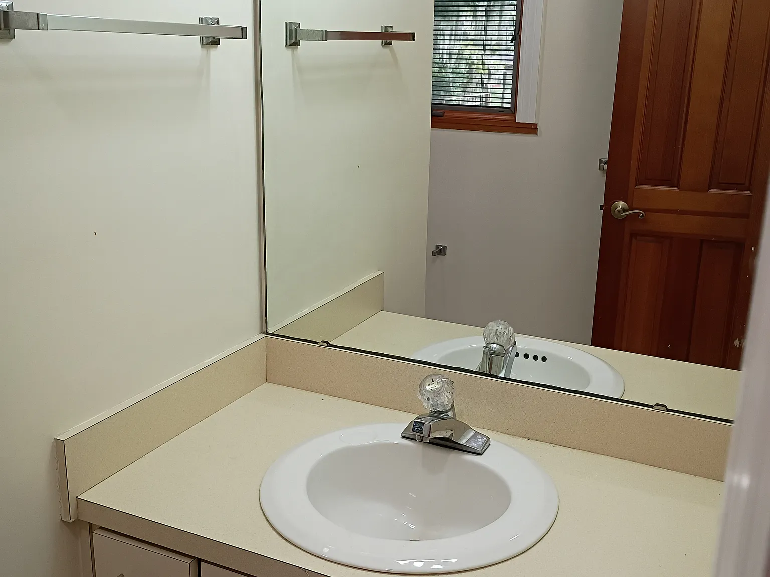 3 bed, 2371 sqft, $1,500 — Photo 4