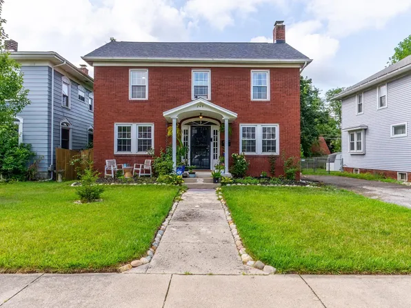 209 S Cornell Cir, Fort Wayne, IN 46807