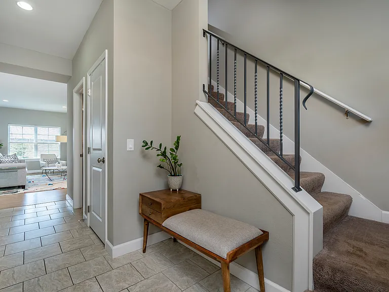 705 Bridgeview Dr — Photo 10