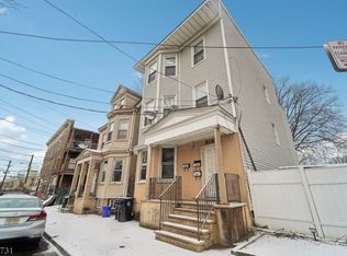 818 Hunterdon St, Newark, NJ 07112