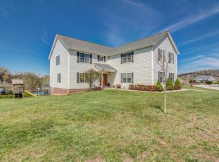105 Robindale Ct, Kingsport, TN 37663