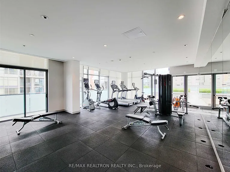 1815 Yonge St #1209 — Photo 4