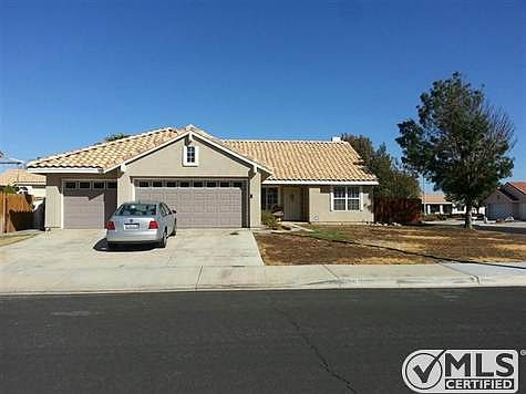 Yes a three car garage!!!!!  That's a home run and a nice size corner lot.