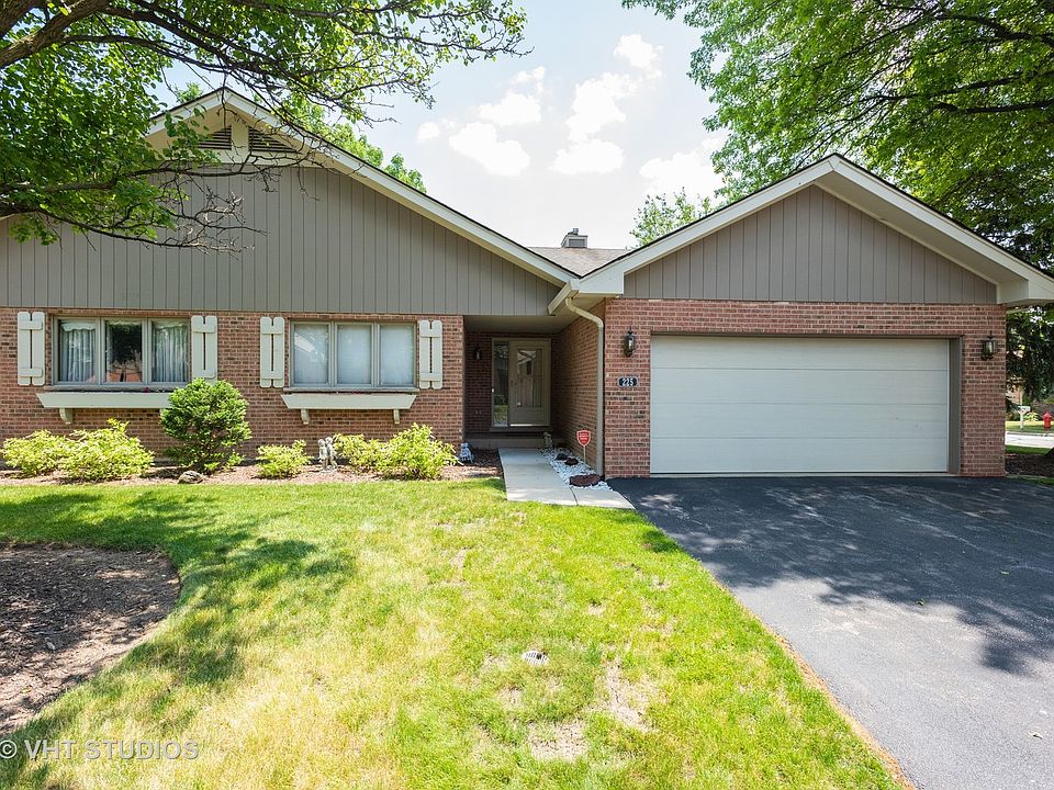 1st image of 225 Royal Ln