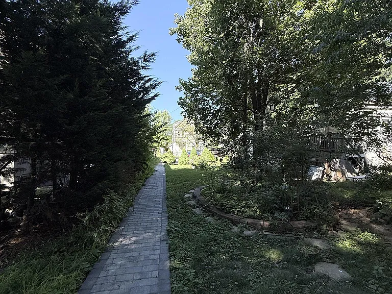 21 Jerome St — Photo 19