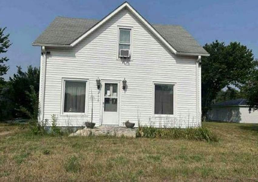 1st image of 208 N Hyde St
