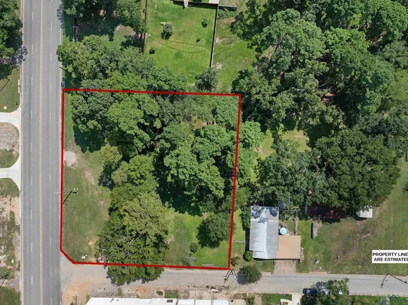 105 Watlington St, Center, TX 75935