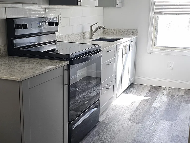 313 Grove St #1 — Photo 7